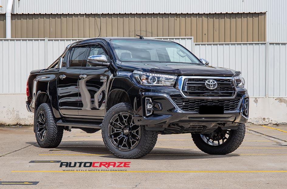 TOYOTA HILUX 4WD BONEYARD GLOSS BLACK MILLED